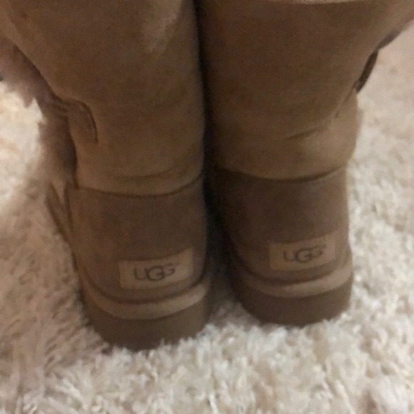 Uggs - Picture 3 of 5